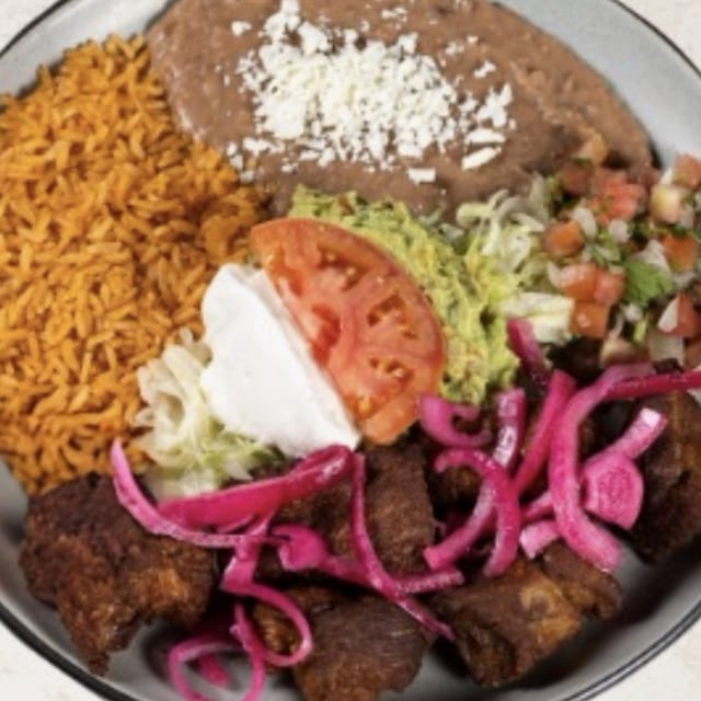(L) Pork Carnitas.