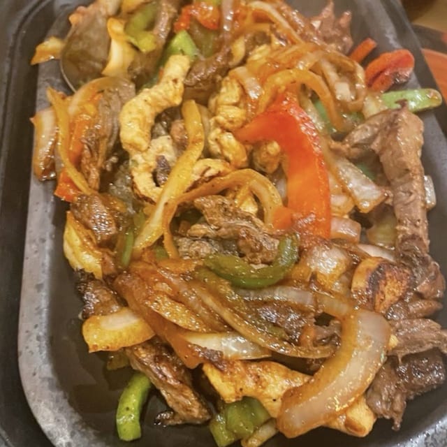 Chicken & Steak Mixtas Fajita.