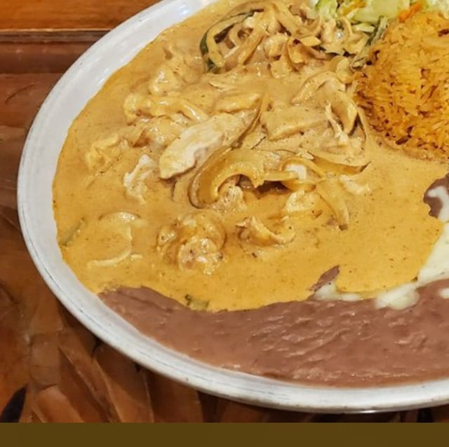 (L) Pollo Chipotle.